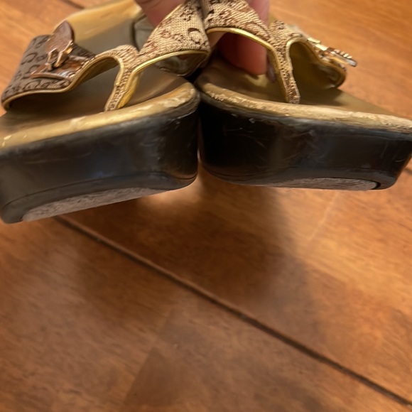 Guess summer wedges too nice to throw away too worn to sell - Picture 5 of 9